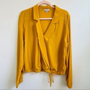 Mustard yellow Express wrap top| size medium
